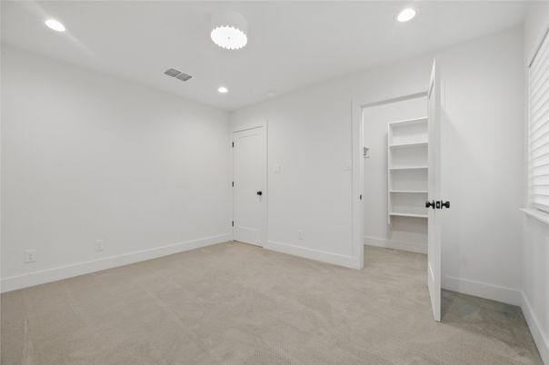 Empty room, Interior, Recessed Lighting