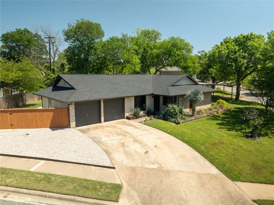 Attached, Exterior, Facade, Ranch