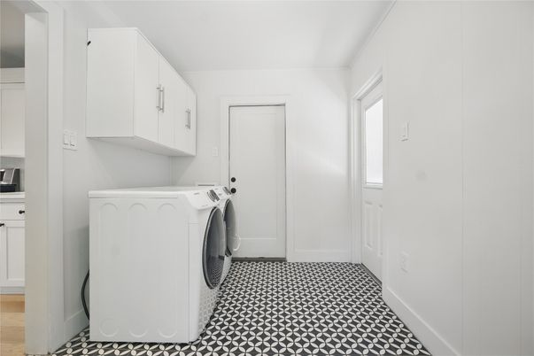 Interior, Washer