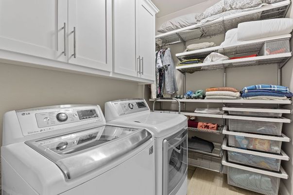 Interior, Washer, Wood Texture Flooring