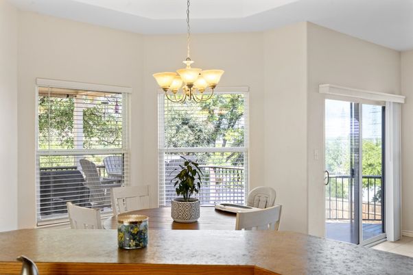 Chandelier, Dining room, Interior