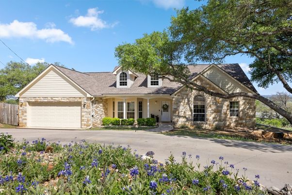Attached, Exterior, Facade, Ranch
