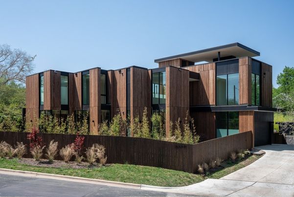 Exterior, Facade, Modern