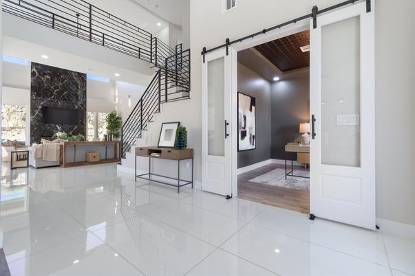 Interior, Recessed Lighting, Wood Texture Flooring