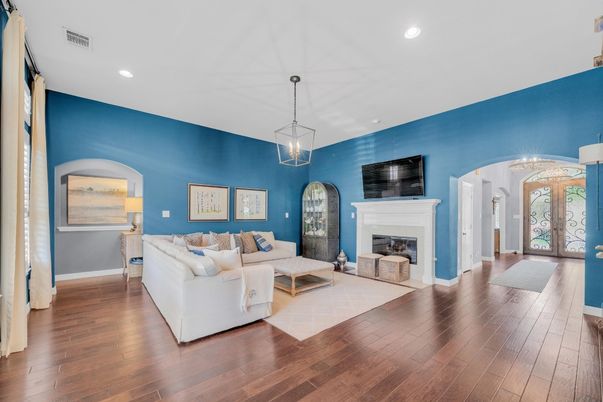 Fireplace, Interior, Living room, Pendant Lights, Recessed Lighting, Wood Texture Flooring