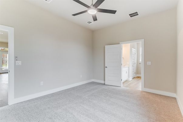 Empty room, Interior