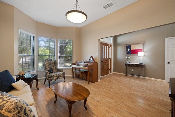 Interior, Living room, Pendant Lights, Piano, Wood Texture Flooring