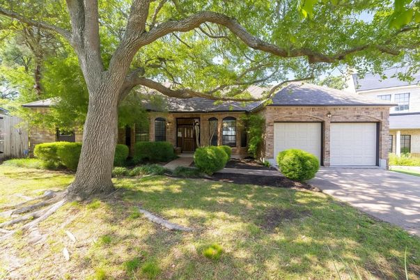 Attached, Exterior, Facade, Brick Facade, Ranch