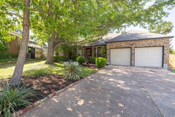 Attached, Exterior, Facade, Brick Facade, Ranch