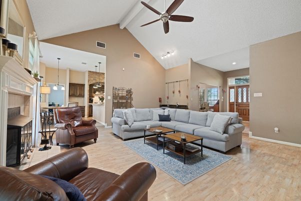 Interior, Living room, Pendant Lights, Recessed Lighting, Wood Texture Flooring