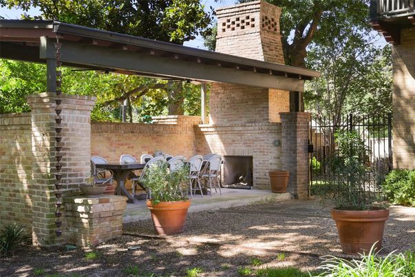 Exterior, Fireplace