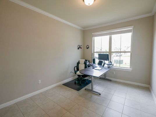 Home Office, Interior