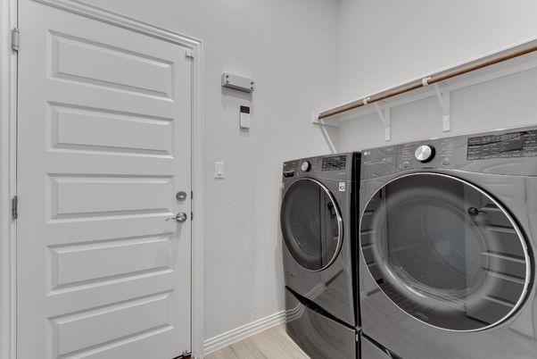 Interior, Washer, Wood Texture Flooring