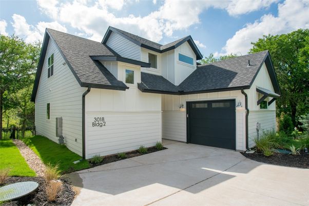 Attached, Exterior, Facade, Farmhouse