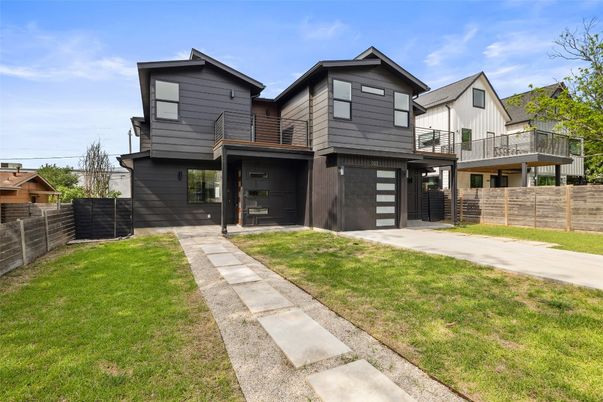 Attached, Exterior, Facade, Farmhouse