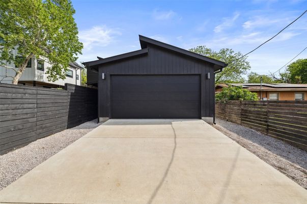 Detached Garage, Exterior