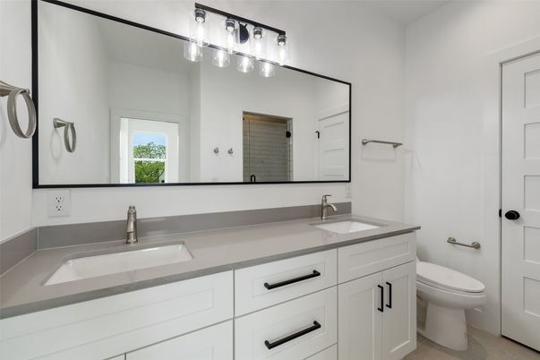 Bathroom, Dual Sink Vanities, Interior