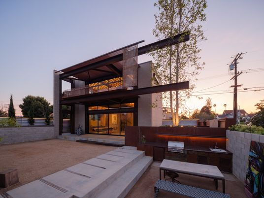 Exterior, Facade, Modern