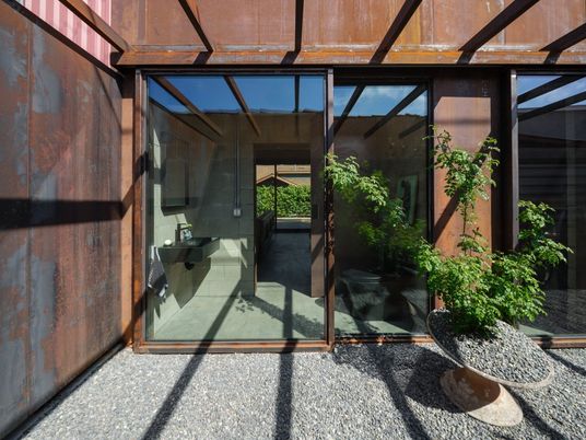 Exterior, Sun Room