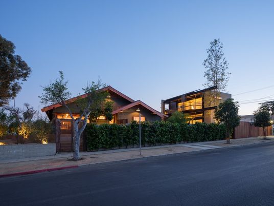 Exterior, Facade, Modern