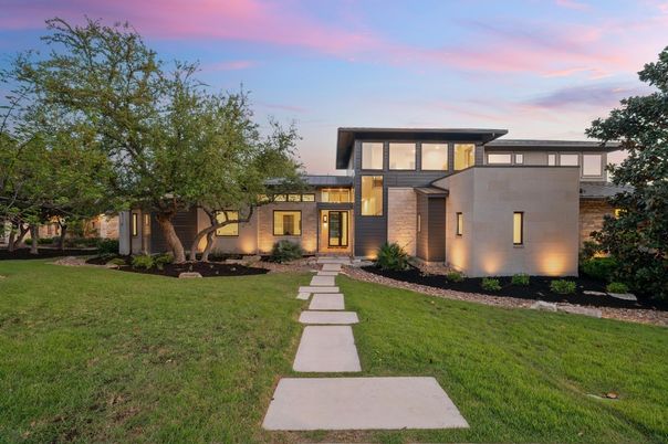 Backyard, Exterior, Facade, Modern