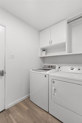 Interior, Washer, Wood Texture Flooring
