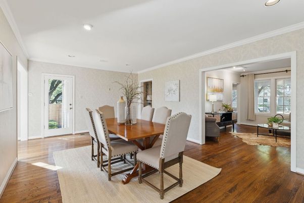 Dining room, Interior, Living room, Recessed Lighting, Wood Texture Flooring
