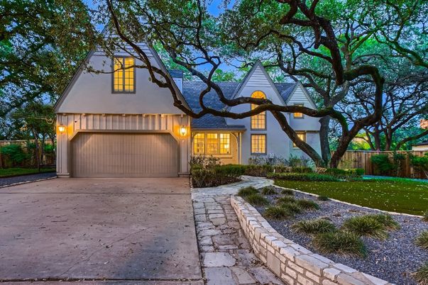 Attached, Exterior, Facade, Tudor Revival
