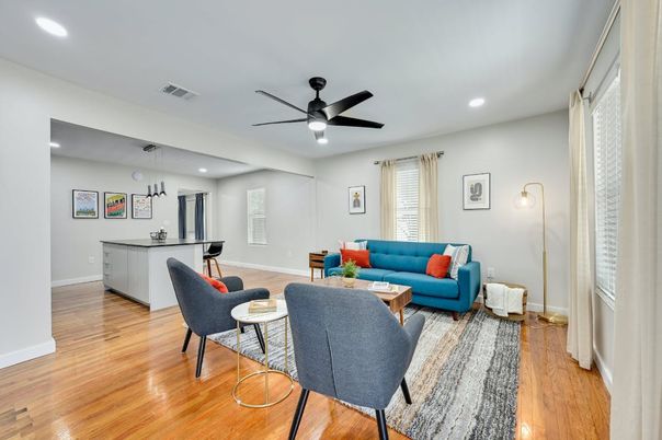 Interior, Living room, Pendant Lights, Recessed Lighting, Wood Texture Flooring