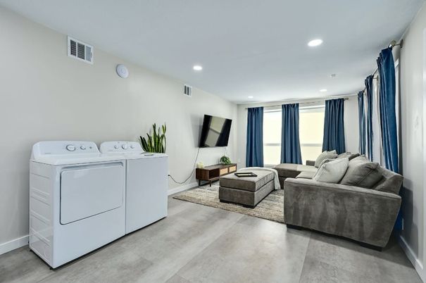 Interior, Living room, Recessed Lighting, Washer