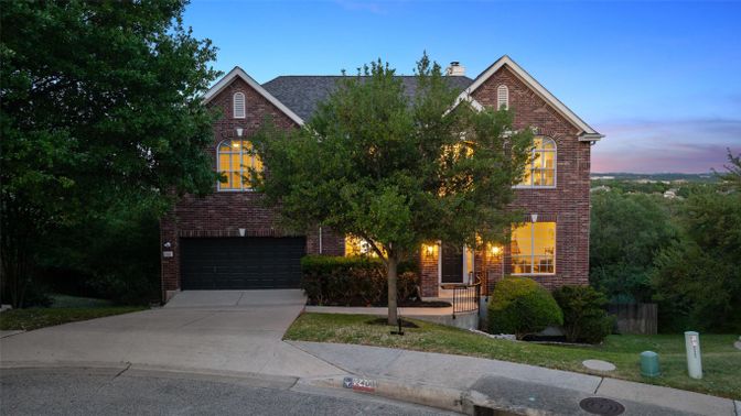 Attached, Exterior, Facade, Brick Facade, Brick Traditional