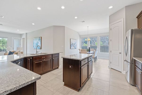 Chandelier, Dining room, Interior, Kitchen, Recessed Lighting, Stainless Steel Appliances