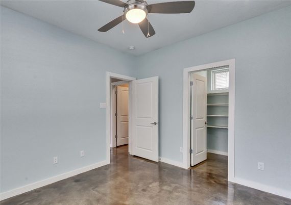 Empty room, Interior