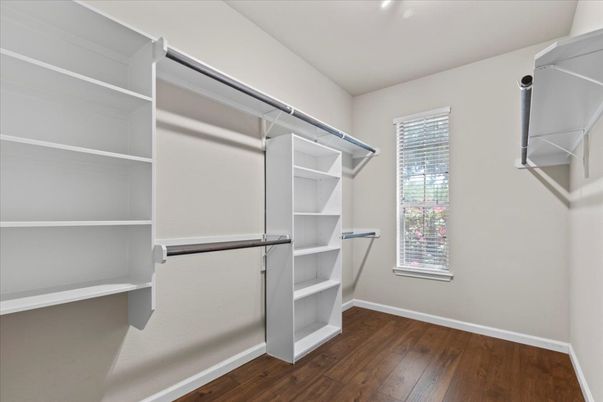 Interior, Walk-in Closets, Wood Texture Flooring