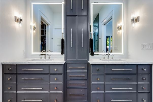 Bathroom, Dual Sink Vanities, Interior