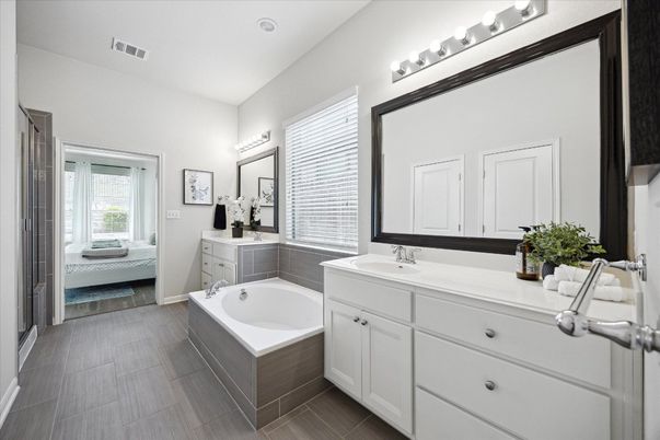 Bathroom, Dual Sink Vanities, Interior, Recessed Lighting