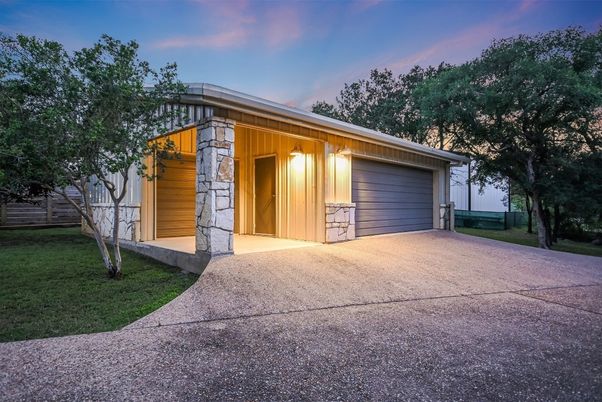 Detached Garage, Exterior