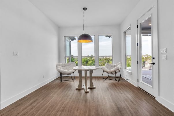 Interior, Pendant Lights, Wood Texture Flooring