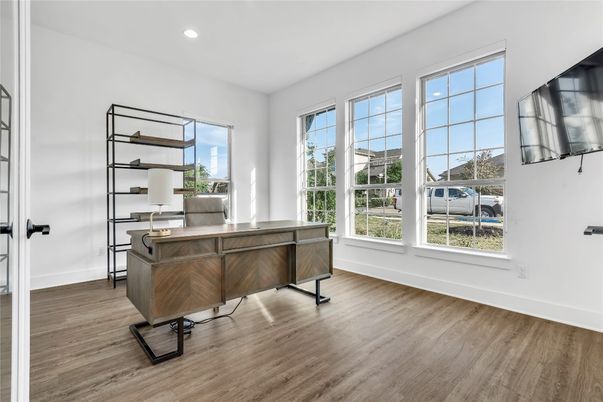 Home Office, Interior, Recessed Lighting, Wood Texture Flooring