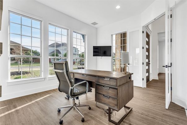 Home Office, Interior, Recessed Lighting, Wood Texture Flooring