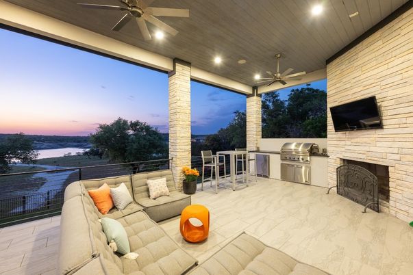 Exterior, Fireplace, Water