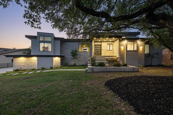 Backyard, Exterior, Facade, Modern