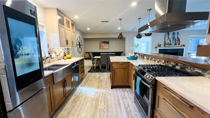 Dining room, Interior, Kitchen, Pendant Lights, Recessed Lighting, Stainless Steel Appliances, Wood Texture Flooring