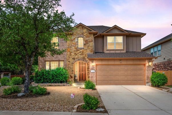 Attached, Exterior, Facade, Brick Traditional