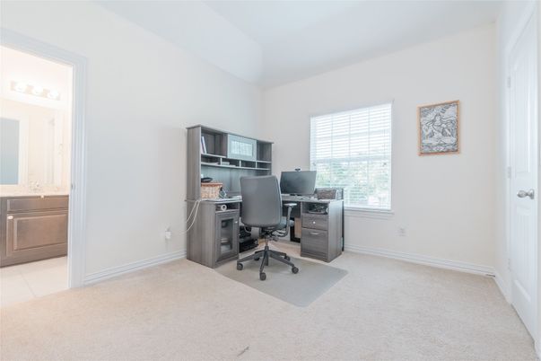 Home Office, Interior