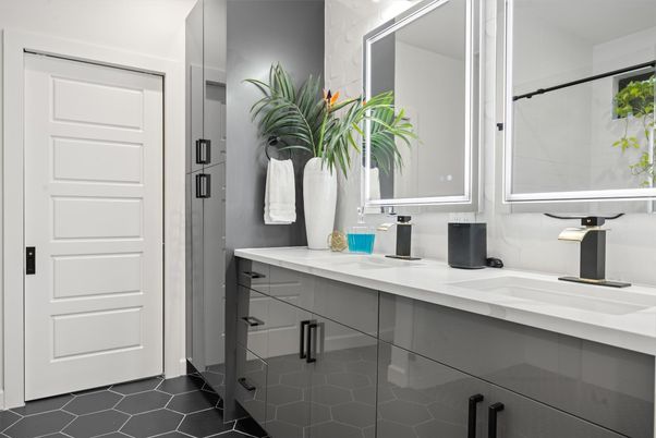 Bathroom, Dual Sink Vanities, Interior