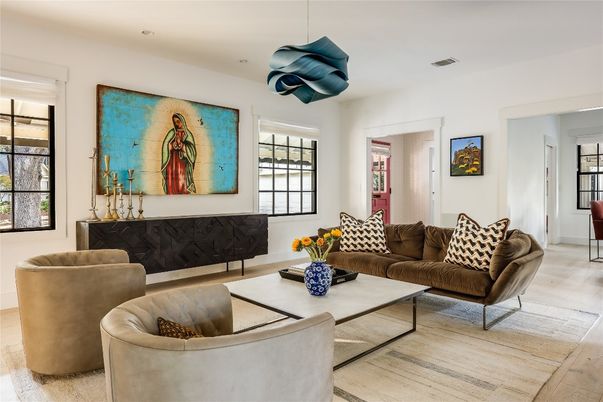 Interior, Living room, Pendant Lights, Recessed Lighting, Wood Texture Flooring