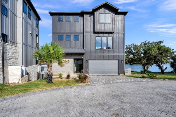 Attached, Exterior, Facade, Water, Rowhouse