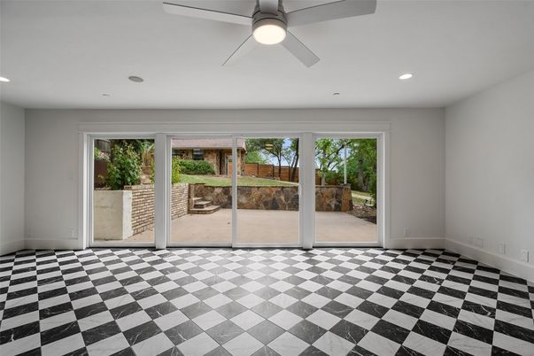 Empty room, Interior, Recessed Lighting