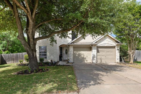 Attached, Exterior, Facade, Ranch